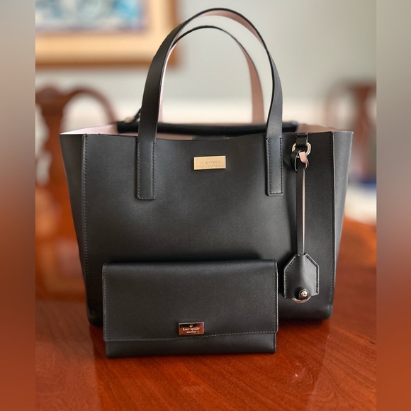 kate spade Handbags - Kate Spade Black Tote with Wallet